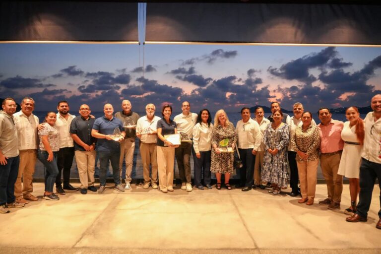 Concreta Abelina López Rodríguez acuerdos para la llegada de nuevas líneas de cruceros