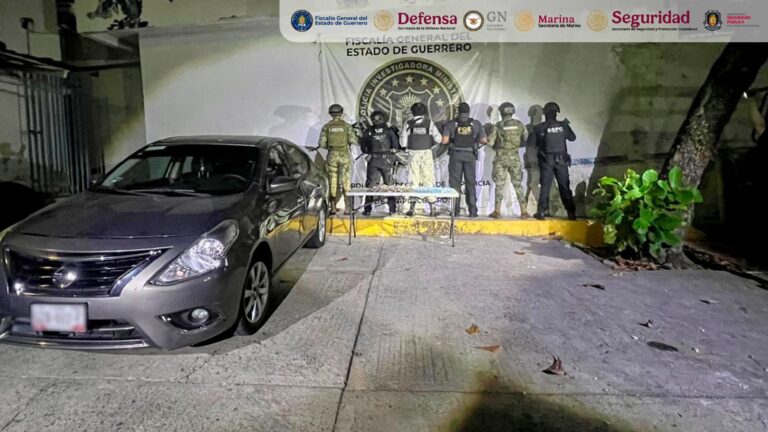 FGEGuerrero asegura vehículo con droga y placas vehiculares en la colonia Progreso, Acapulco