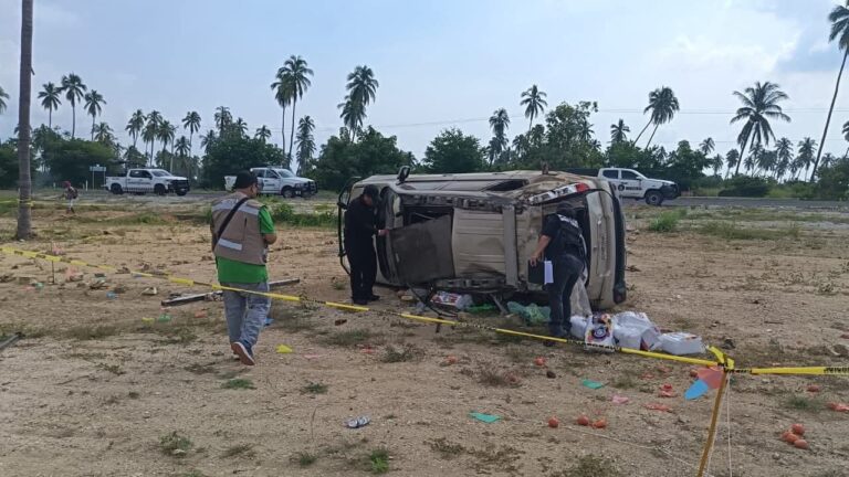 Dos mujeres fallecieron tras volcar su vehículo en el Viaducto Diamante