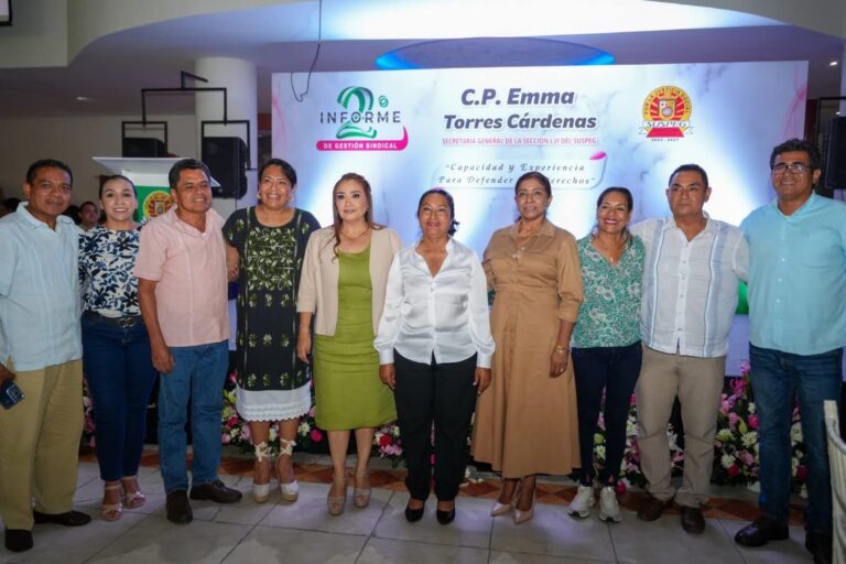 Asiste Abelina López Rodríguez al Segundo Informe de Gestión Sindical de la Sección 56