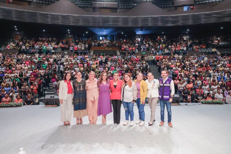 Evelyn Salgado transforma las causas de las mujeres en una prioridad de su gobierno en Guerrero 