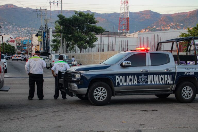 Hieren a balazos a tres personas en la colonia Unidos por Guerrero