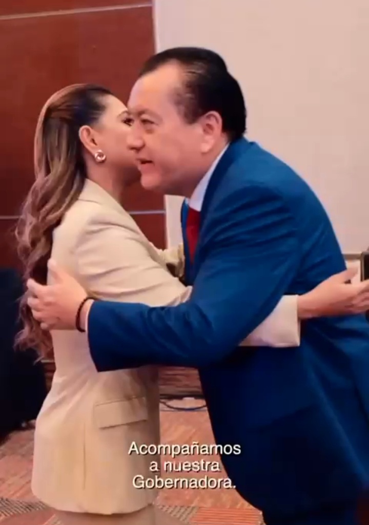 Evelyn Salgado asistió al informe del rector de la UAGro