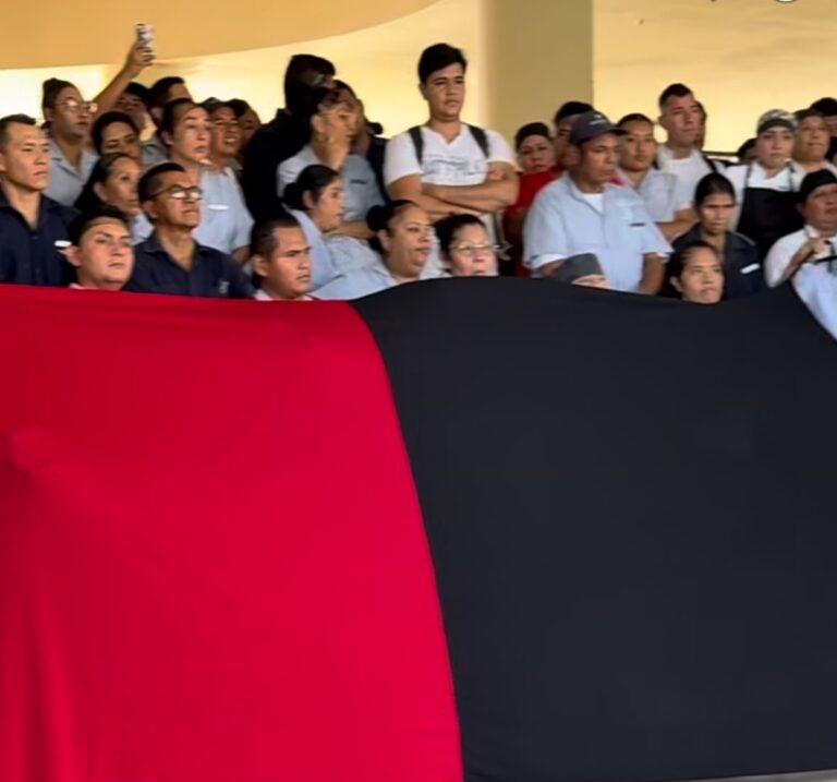 Trabajadores del Hotel Emporio en Ixtapa estallan en huelga; exigen solución favorable