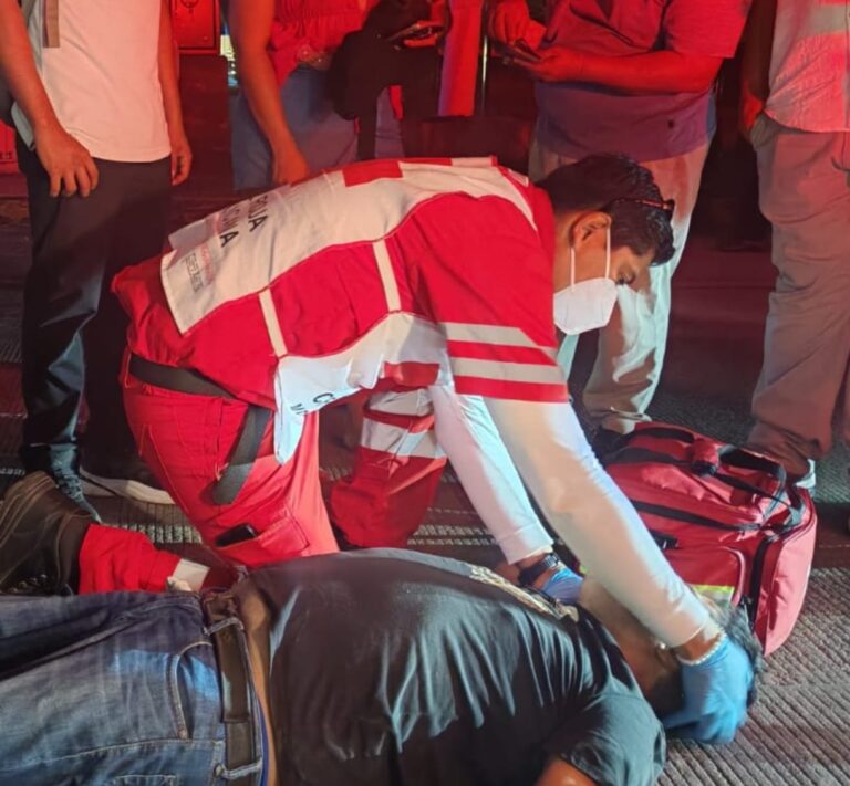 Embiste conductor de automóvil a motociclista en el Bulevard de las Naciones