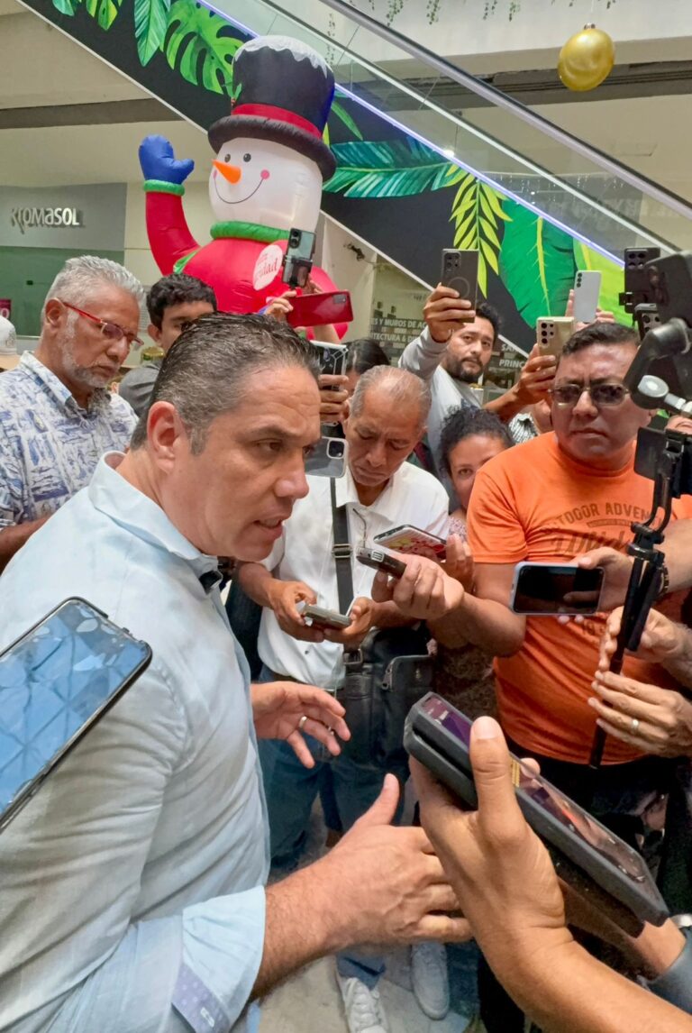 Evodio Velázquez evita confrontación con Abelina y llama a mantener un clima de armonía en Acapulco