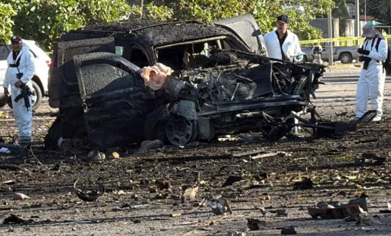 Coche bomba que estalló en Coahuayana, fue accionado a distancia: fiscal de Michoacán