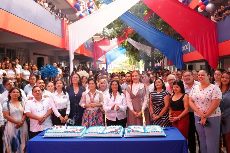 Inaugura Abelina López Rodríguez actividades por el 55 aniversario de la FCA