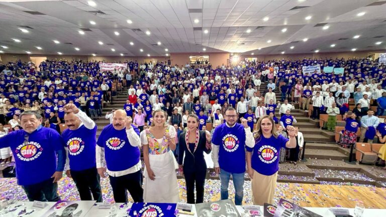 Gobernadora Evelyn Salgado acompaña a Liz Salgado en su 4to informe al frente del DIF Guerrero