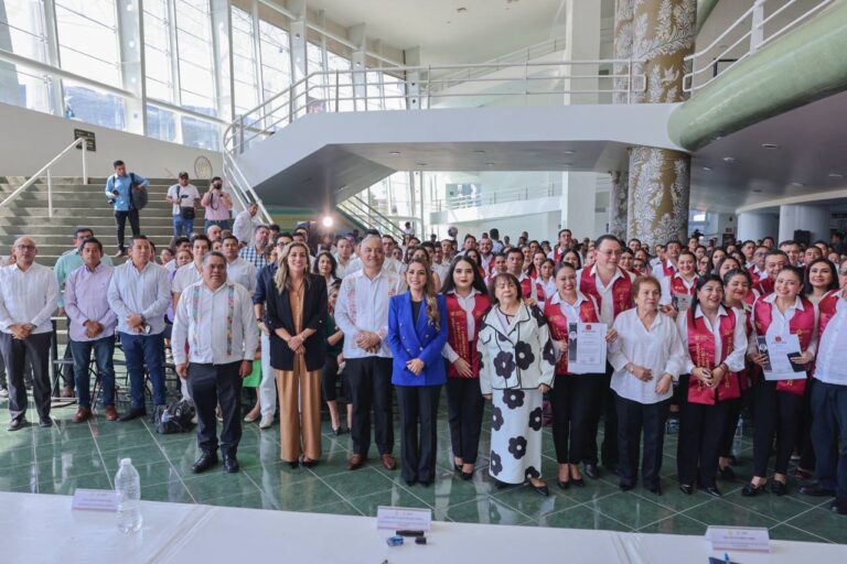 Evelyn Salgado madrina de la primera generación de la Universidad Virtual de Guerrero