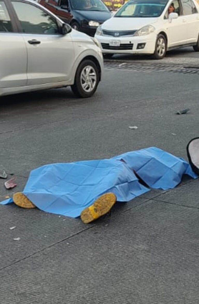 Accidente de moto deja un muerto y una mujer herida