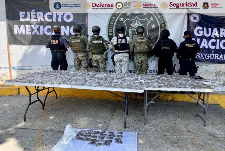 Aseguran DEFENSA, GN, FGEGuerrero, Policía Estatal, SEMAR y SSPC, más de 600 dosis de droga durante operativo interinstitucional en Coyuca de Benítez