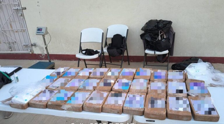 Marina durante Recorridos de vigilancia marítima asegura aproximadamente 30 kilogramos de presunta cocaína