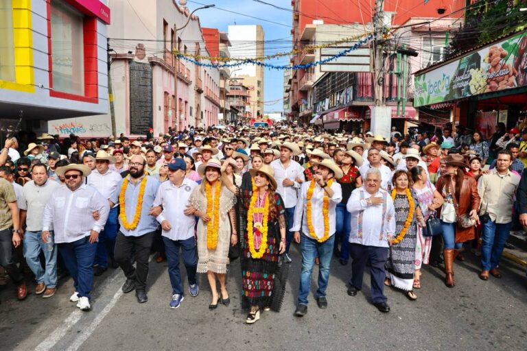 Celebra Evelyn Salgado el Pendón de Chilpancingo en 200 aniversario de la Feria de San Mateo, Navidad y Año Nuevo