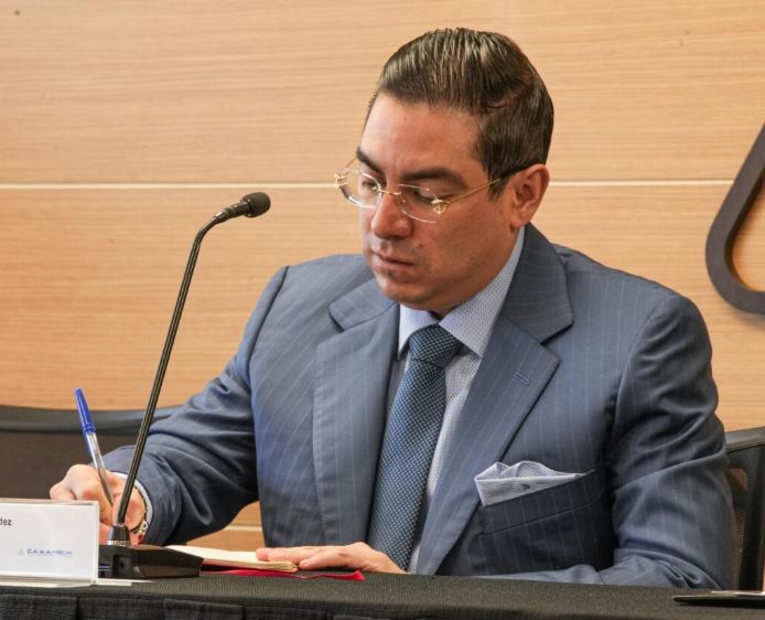 Confirma Sheinbaum remoción de Alex Tonatiuh Márquez de Investigación Aduanera