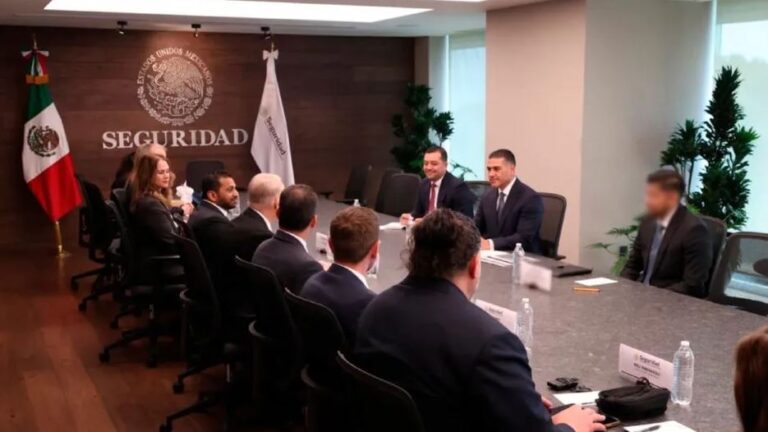 Se reúnen García Harfuch y Ernestina Godoy con el director del FBI