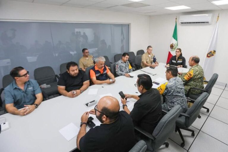 La gobernadora Evelyn Salgado encabeza y declara en sesión permanente el Consejo Estatal de Protección Civil en el C5 de Acapulco