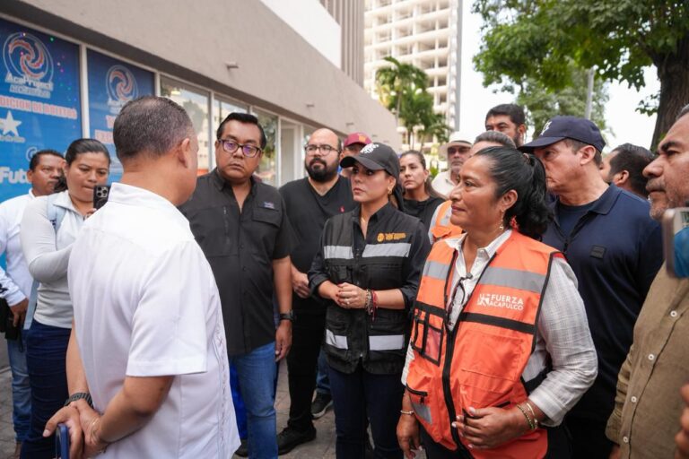 Supervisan Abelina López y Evelyn Salgado la Costera tras sismo en Guerrero