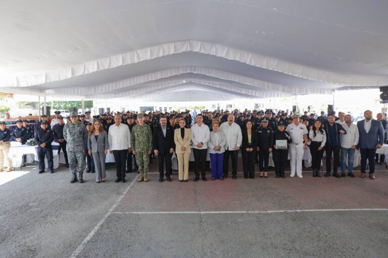 Celebra Evelyn Salgado el Día de la y el Policía Estatal con reconocimientos a su labor y compromiso por la seguridad de Guerrero