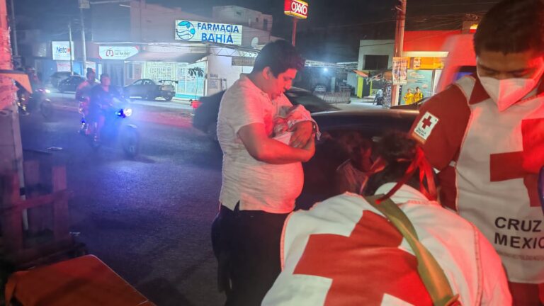 Bebé nace dentro de un automóvil en la Cayaco–Puerto Márquez