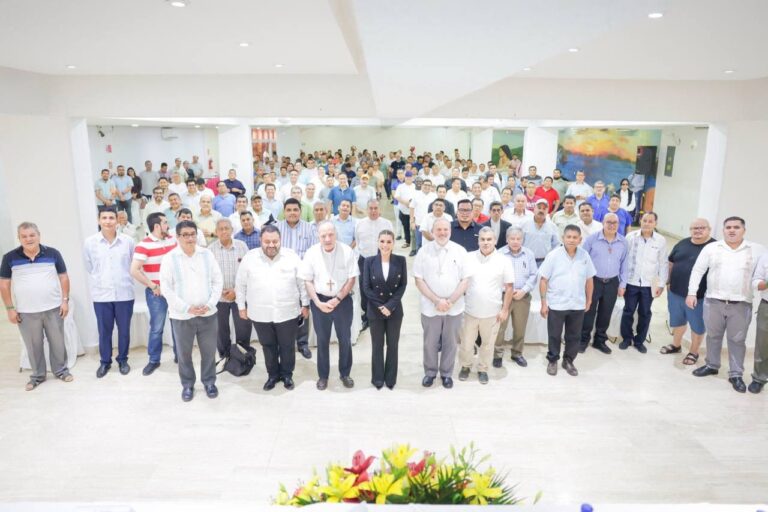 Reconoce Evelyn Salgado la voluntad de la Iglesia Católica para sumarse a la ruta de bienestar y construcción de paz en Guerrero