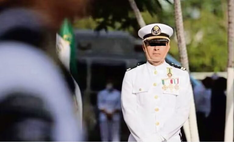 Marinos acusados de huachicol fiscal continúan recibiendo parte de su sueldo; defensa exige investigar a ex presidente López Obrador