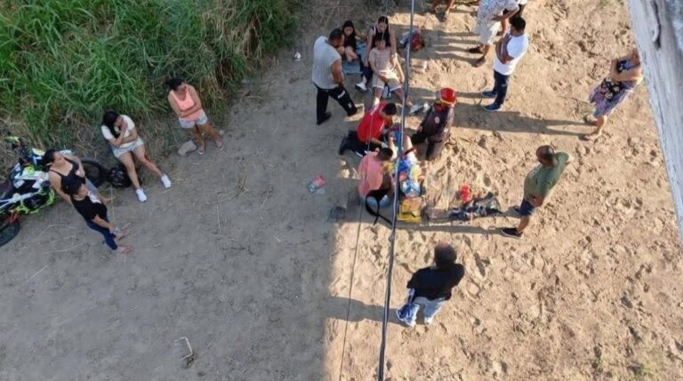 Volcadura de camioneta deja personas lesionadas en la carretera Acapulco–Zihuatanejo