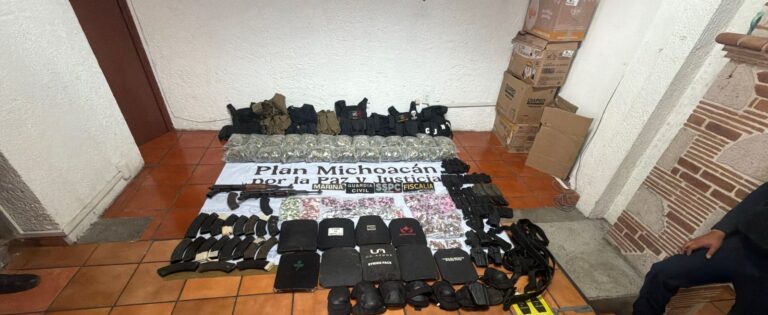 Armada de México en coordinación interinstitucional asegura vehículos, presunta droga y material diverso en el estado  de  Michoacán