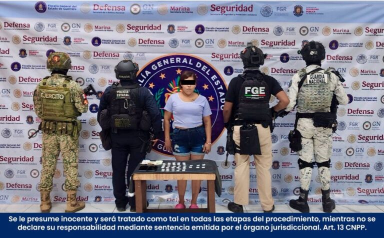 FGEGuerrero detiene en flagrancia a una mujer en Chilpancingo; asegura presuntas dosis de cristal y cocaína