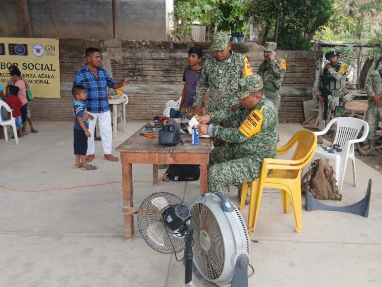 El 48 Batallón de Infantería realiza labor social en la localidad indígena amuzga de Zacualpan