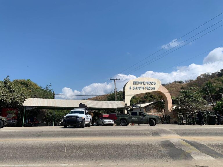 Anuncian búsqueda de una familia que está desaparecida entre los límites de Petatlán y Tecpan