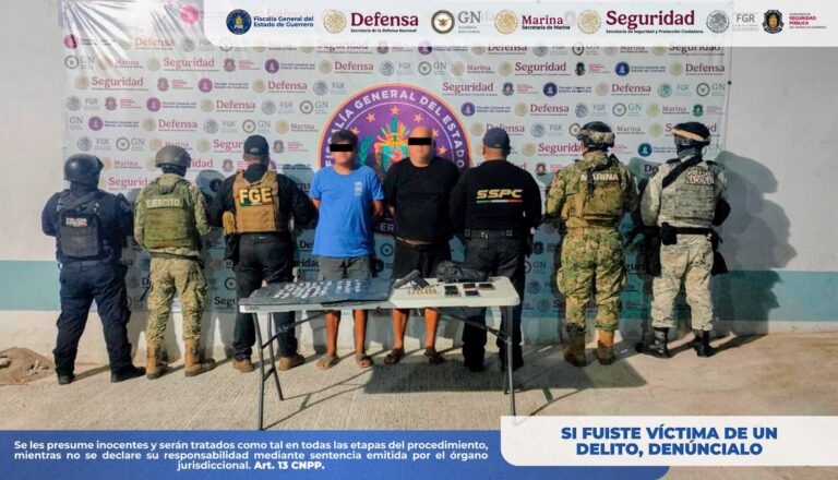 FGE Guerrero detiene en flagrancia a dos masculinos en Acapulco; asegura presunto cristal, un arma y cartuchos