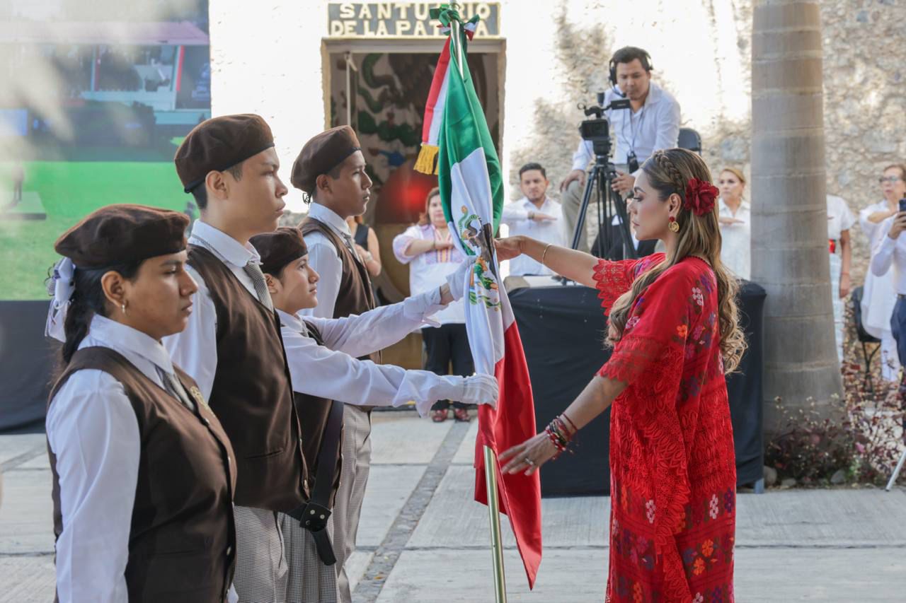 Evelyn Salgado honra a la Bandera Nacional con llamado a consolidar la ...