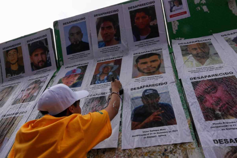 Gobierno reduce cifra “vigente” de desaparecidos y desata polémica nacional