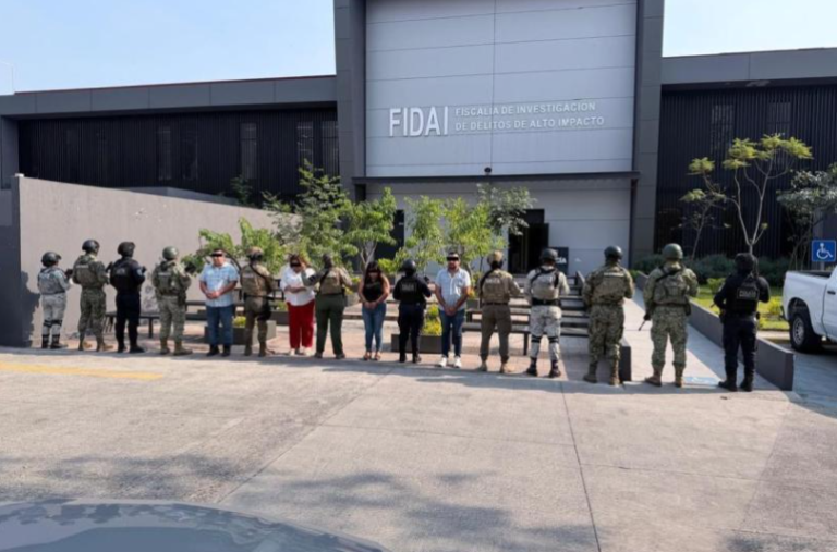 Detienen a síndica, regidora y tesorero de Amacuzac, Morelos