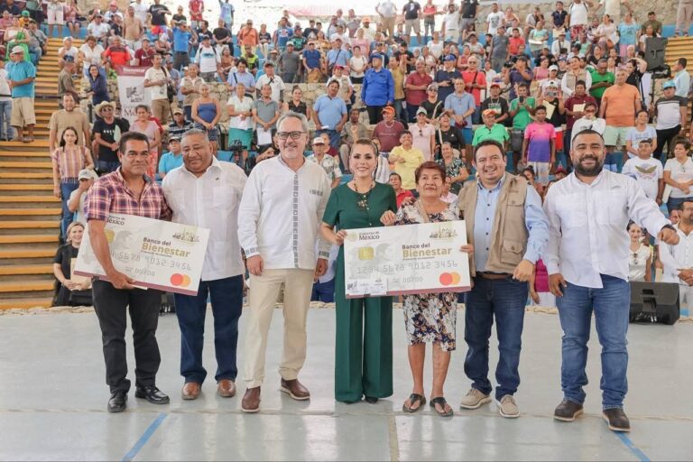 Refrenda Evelyn Salgado su compromiso con el sector pesquero