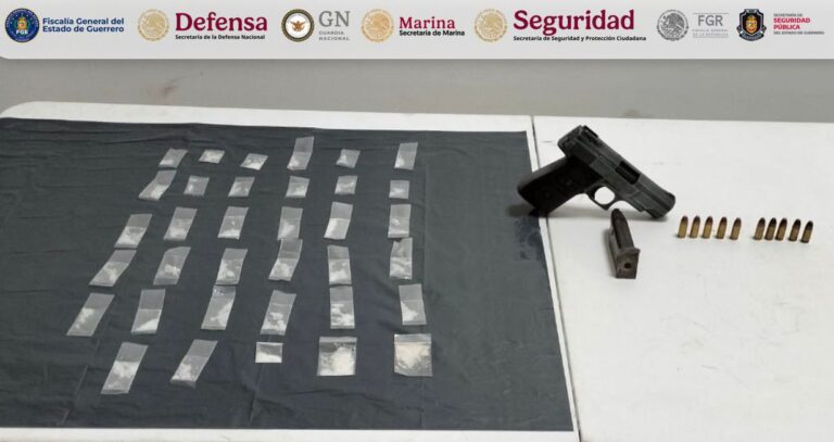 FGEGuerrero detiene en flagrancia a un adolescente en Acapulco; asegura arma corta y presuntas dosis de “cristal”