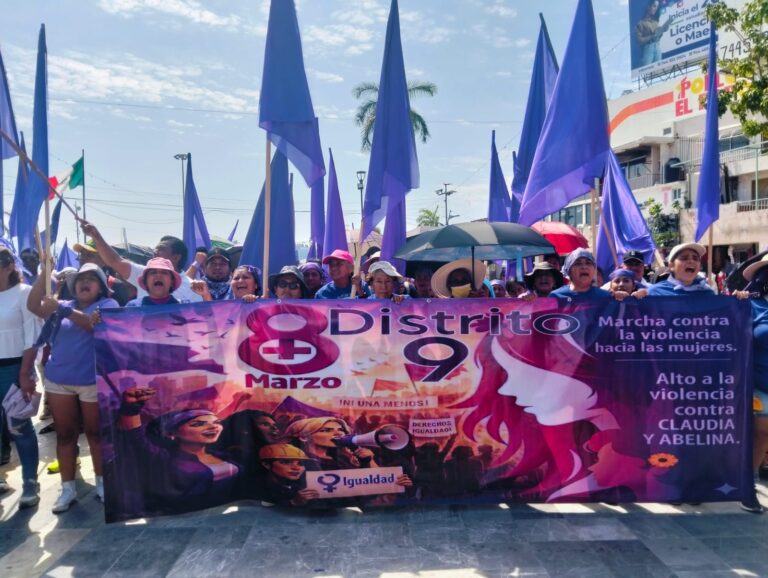 Marchan mujeres por el 8M en Acapulco y expresan respaldo a Abelina López Rodríguez y Claudia Sheinbaum