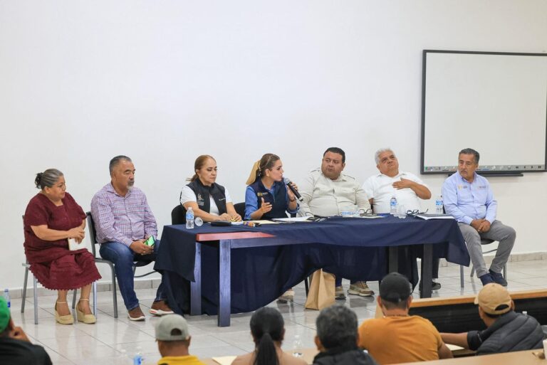 Atención, diálogo y acercamiento prioridad de Evelyn Salgado para atender demandas de habitantes de la sierra