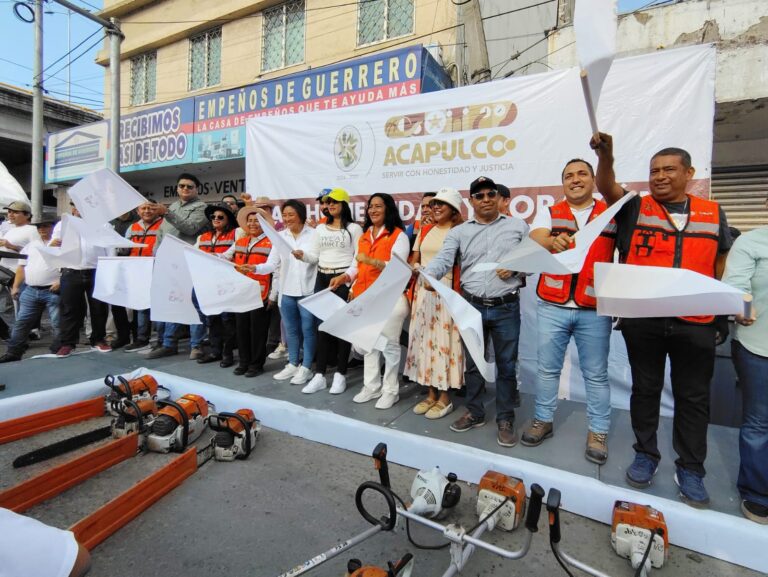 Pone en marcha Abelina López brigada de servicios “Paz, honestidad y corazón”