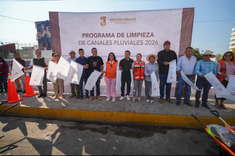 Da Abelina López banderazo a limpieza de canales para reducir riesgos en Acapulco