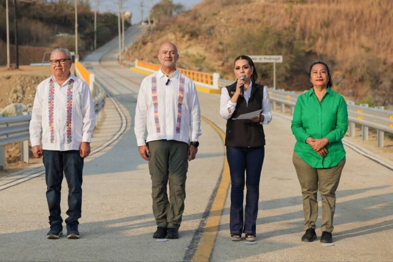 Acapulco avanza con obras que responden a su gente: Abelina López