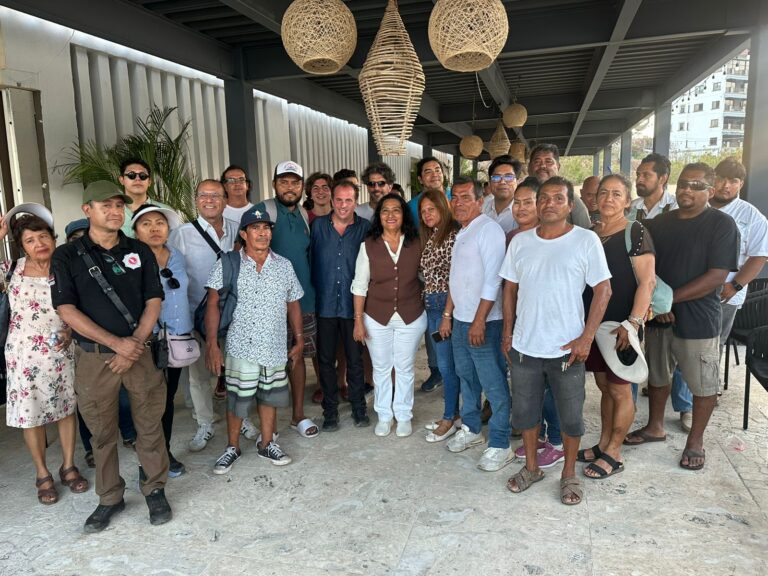 Reafirma Abelina López su compromiso con sector náutico