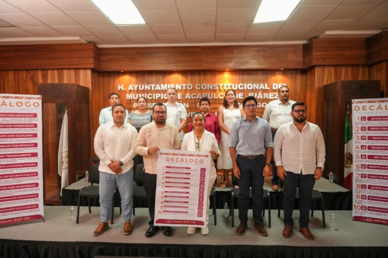 Presenta Abelina López Decálogo del Servidor Público y refuerza la transparencia