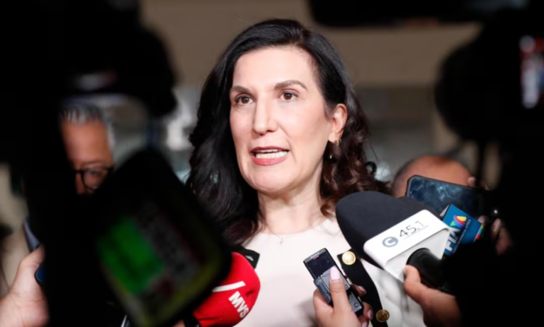 «Duende machista» eliminó del Plan B principio de paridad constitucional: López Rabadán