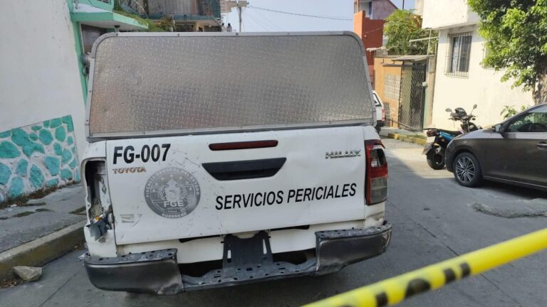 Descubren un Cuerpo encajuelado en vehículo en La Laja