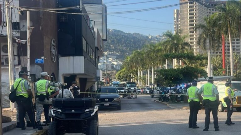 Hieren a un hombre a balazos dentro de una discoteca