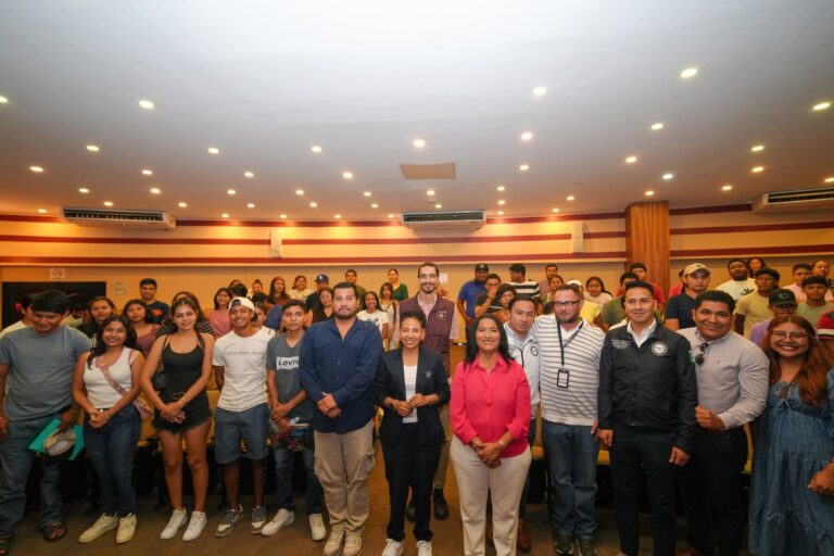 Con “Jóvenes Unen al Barrio”, impulsa Abelina López estrategia federal de paz en Acapulco 