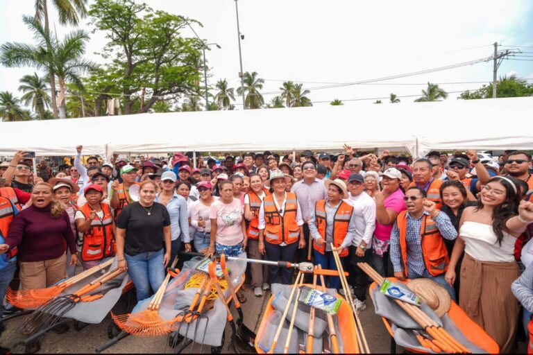Arranca Abelina López “Tequio por la Tierra” con participación masiva en Costa Dorada