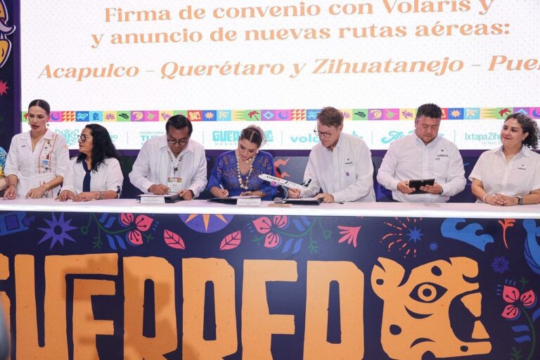 Firma Evelyn Salgado convenio con la empresa Volaris para poner en funcionamiento dos rutas aéreas